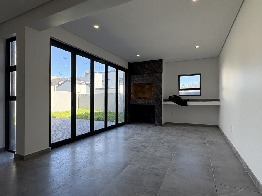 4 Bedroom Property for Sale in Sandown Western Cape